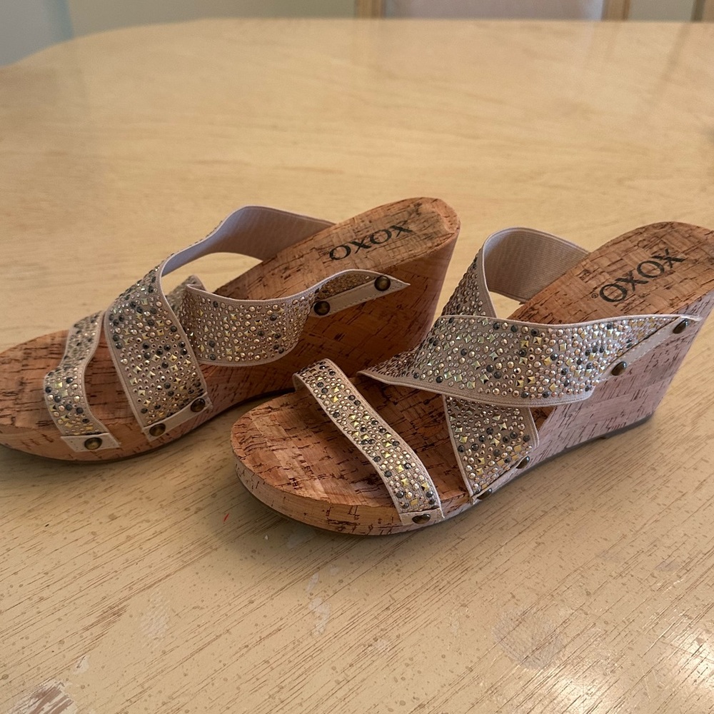 Xoxo Women’s Tan Sparkle Strappy Sandal Shoes